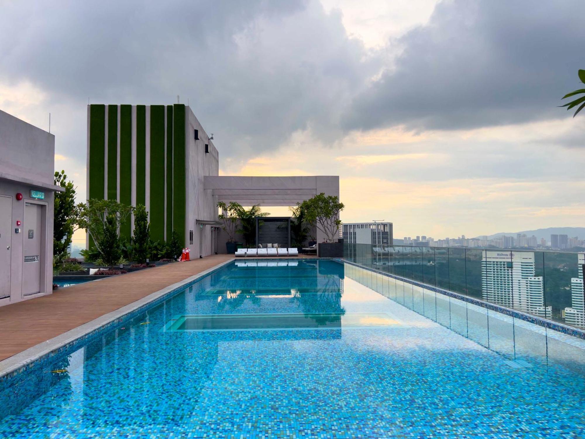 Sky Pool Suites Kl Sentral - Riveria City Kuala Lumpur Esterno foto